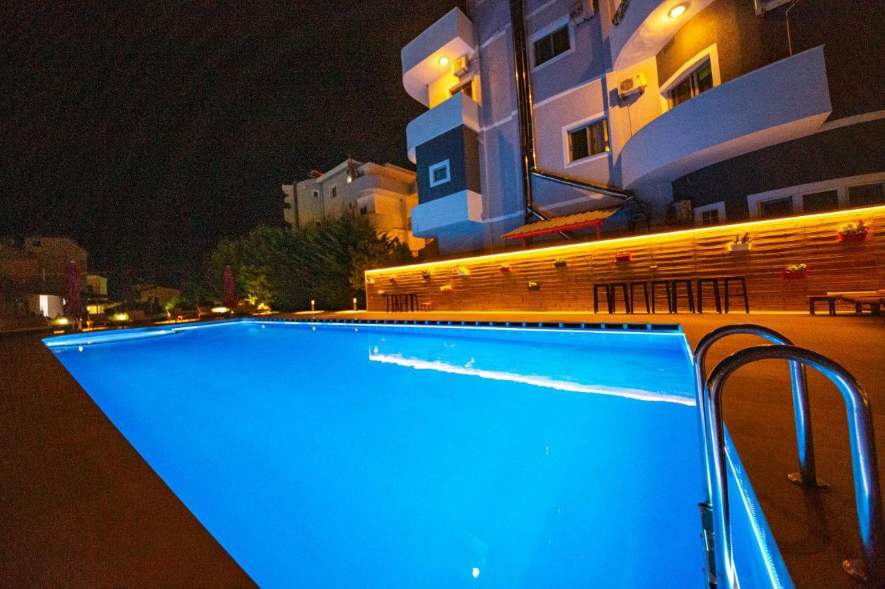 Qendra Hotel 3*