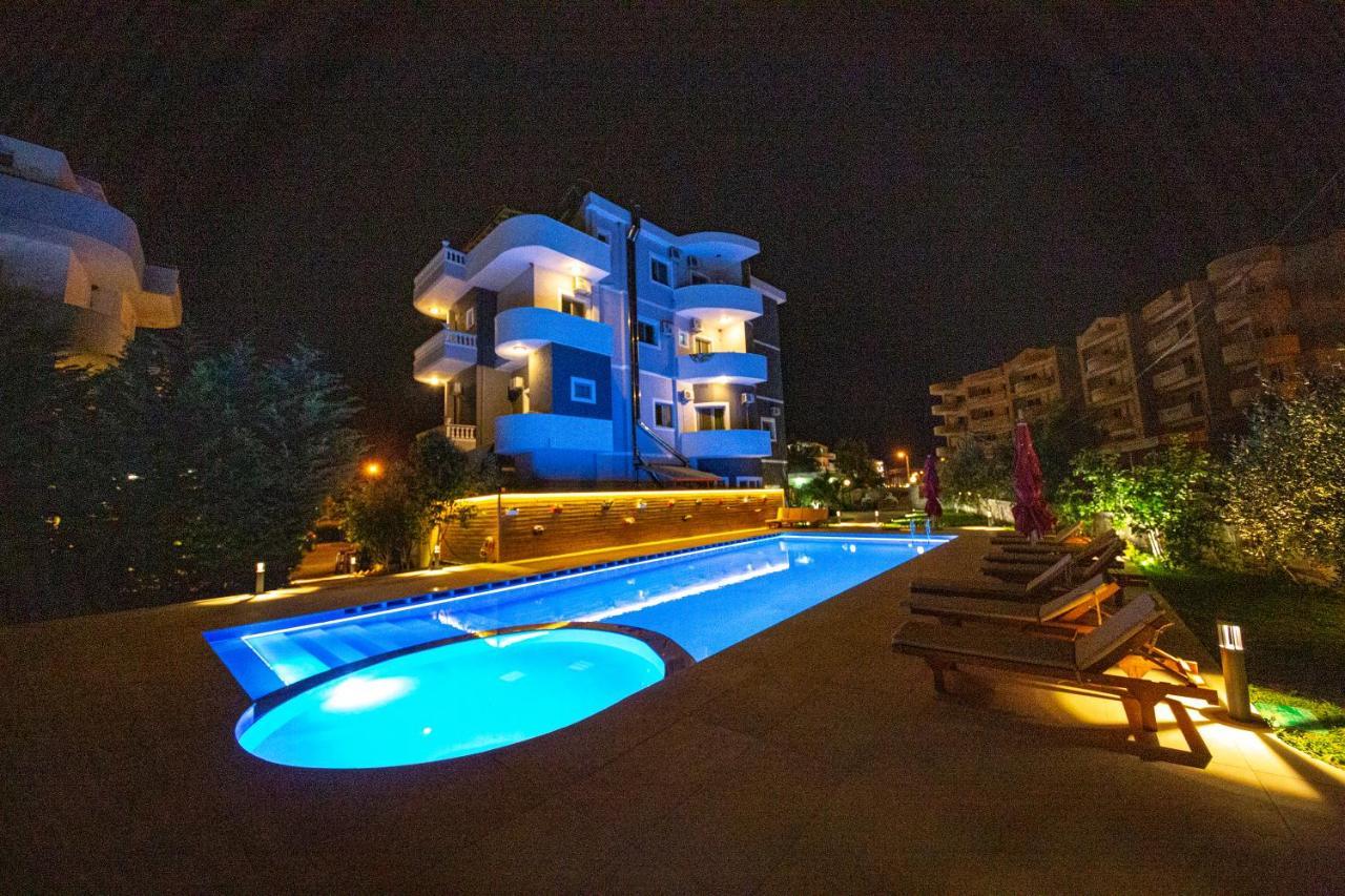 Hotel Qendra 3*