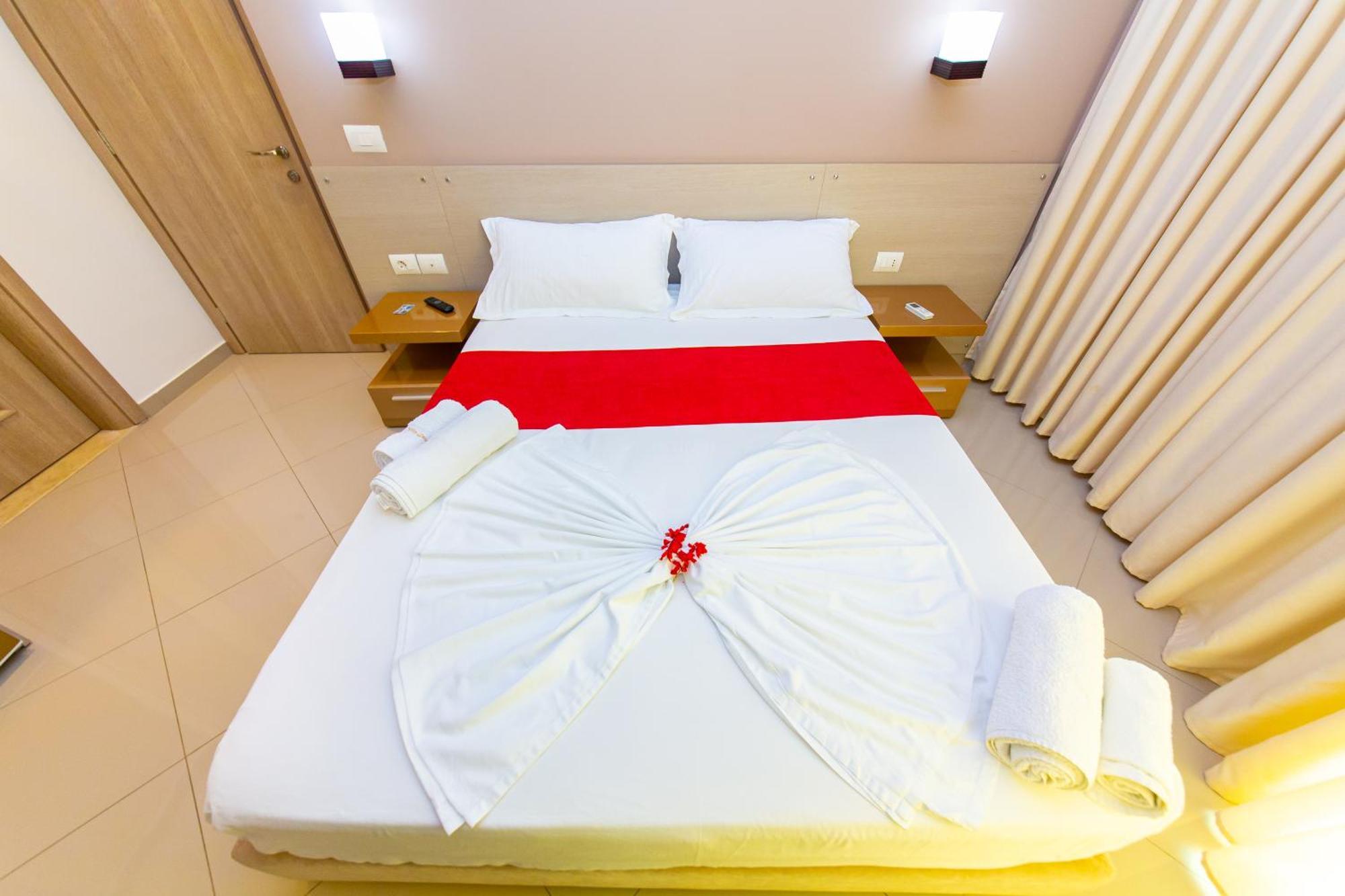 Qendra Hotel 3*